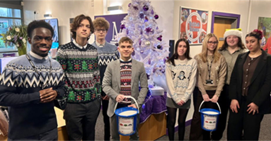 Sixth Form Students – Festive Fundraising